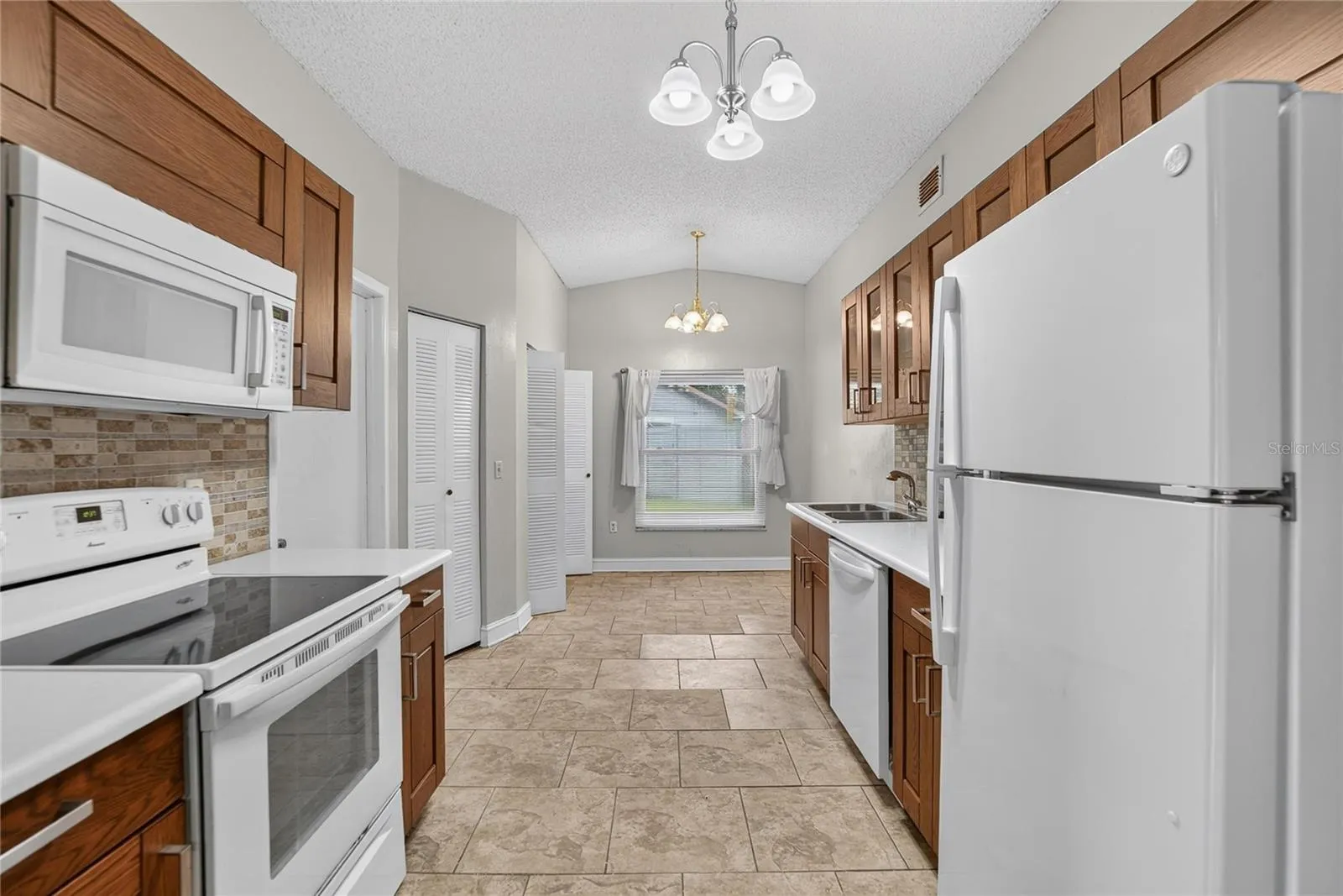 629 STILLVIEW CIR