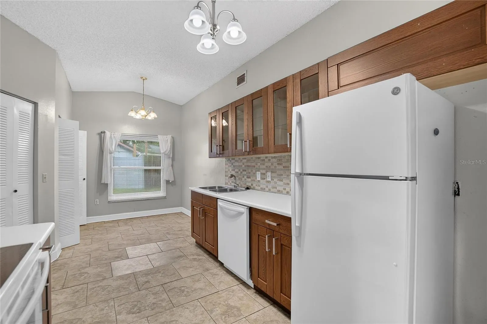 629 STILLVIEW CIR