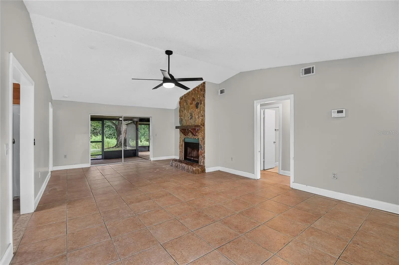 629 STILLVIEW CIR