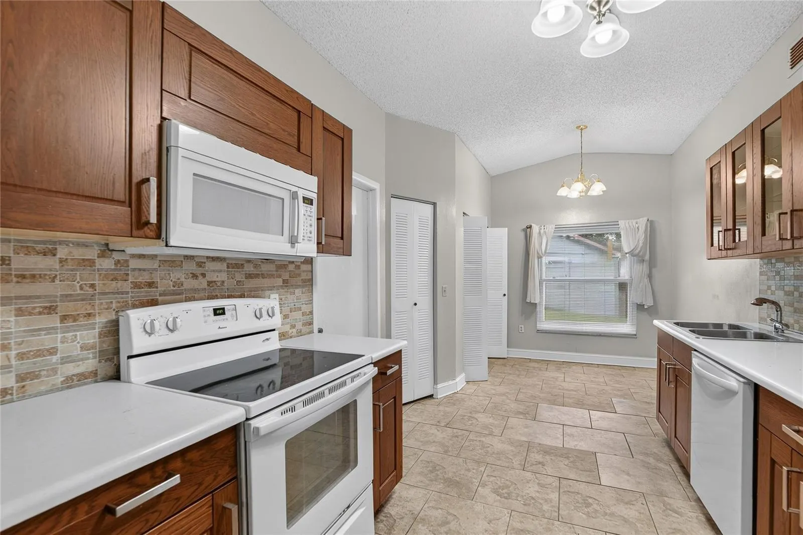 629 STILLVIEW CIR