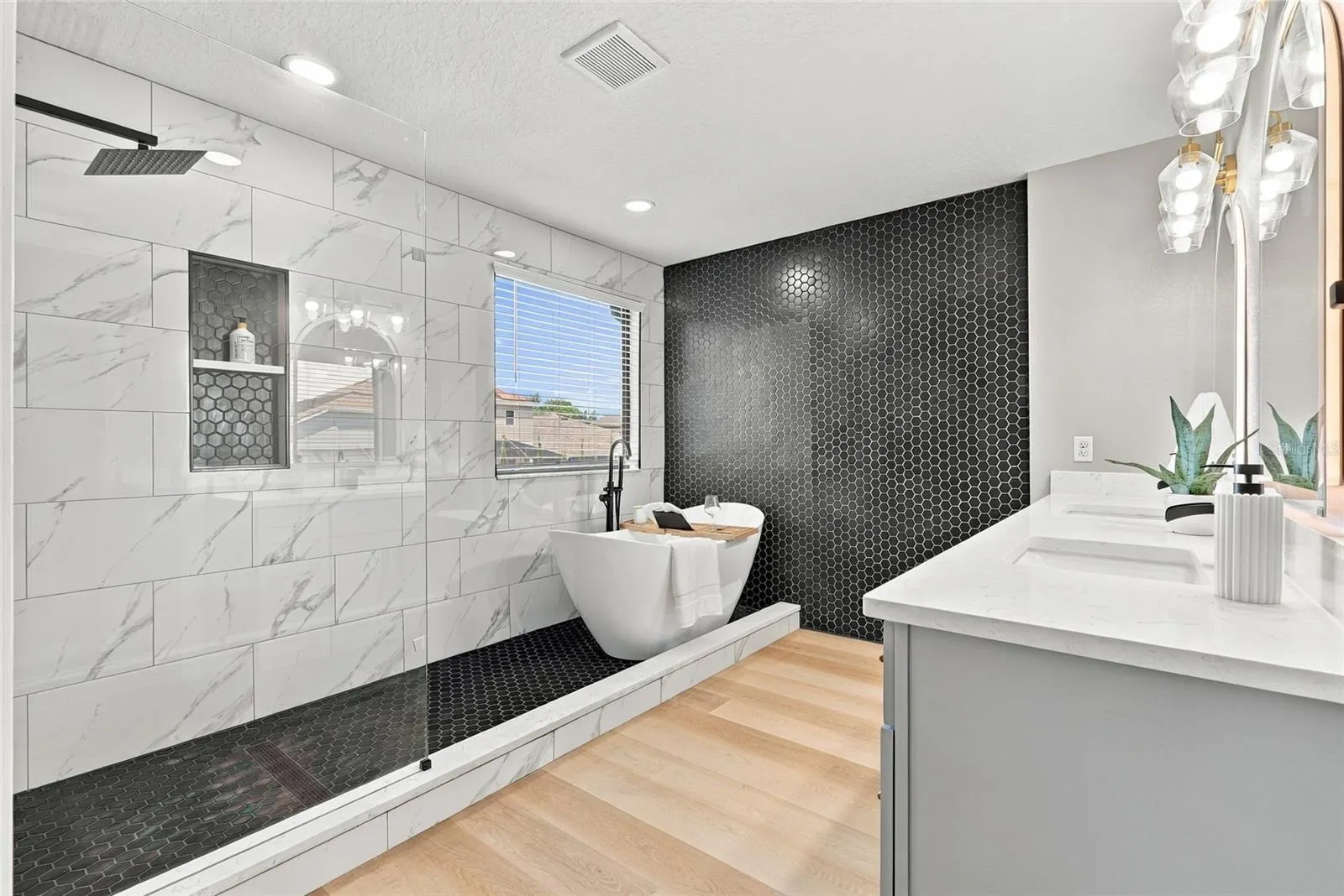 1306 GARDEN STONE LN