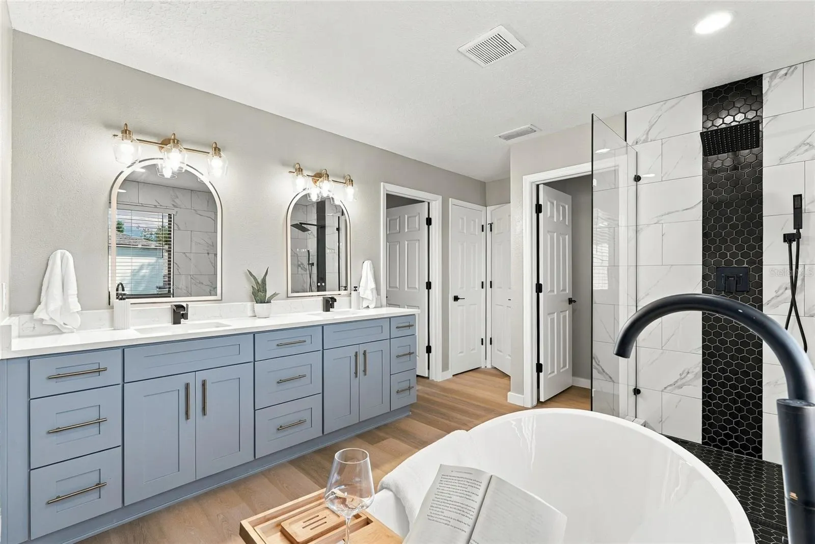 1306 GARDEN STONE LN