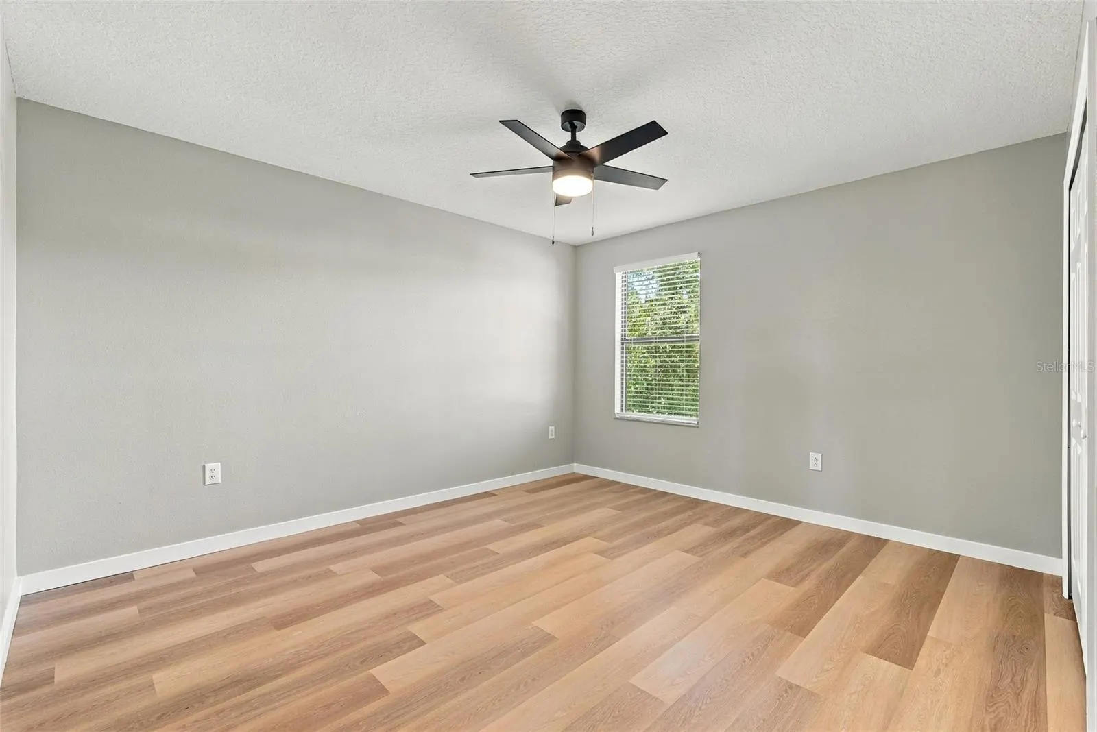 1306 GARDEN STONE LN