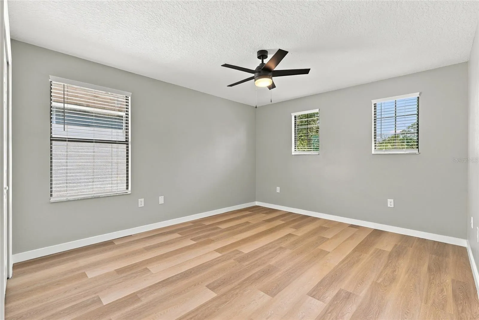 1306 GARDEN STONE LN
