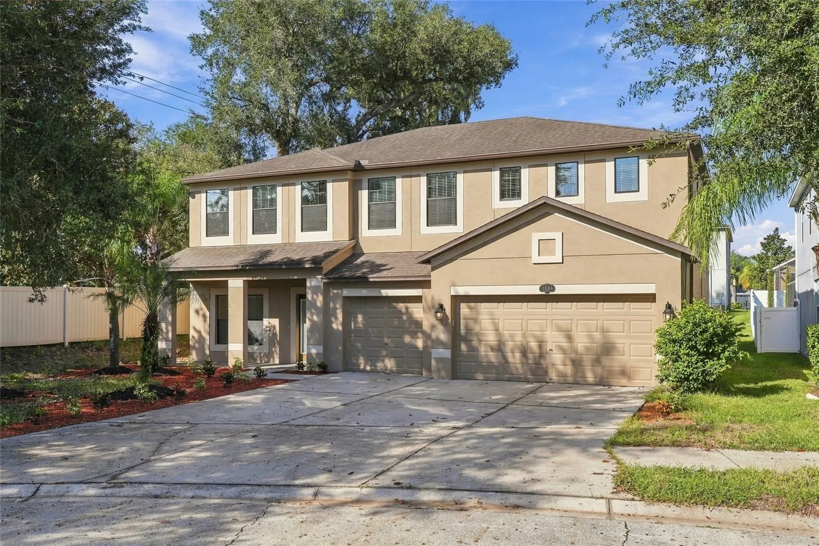 1306 GARDEN STONE LN