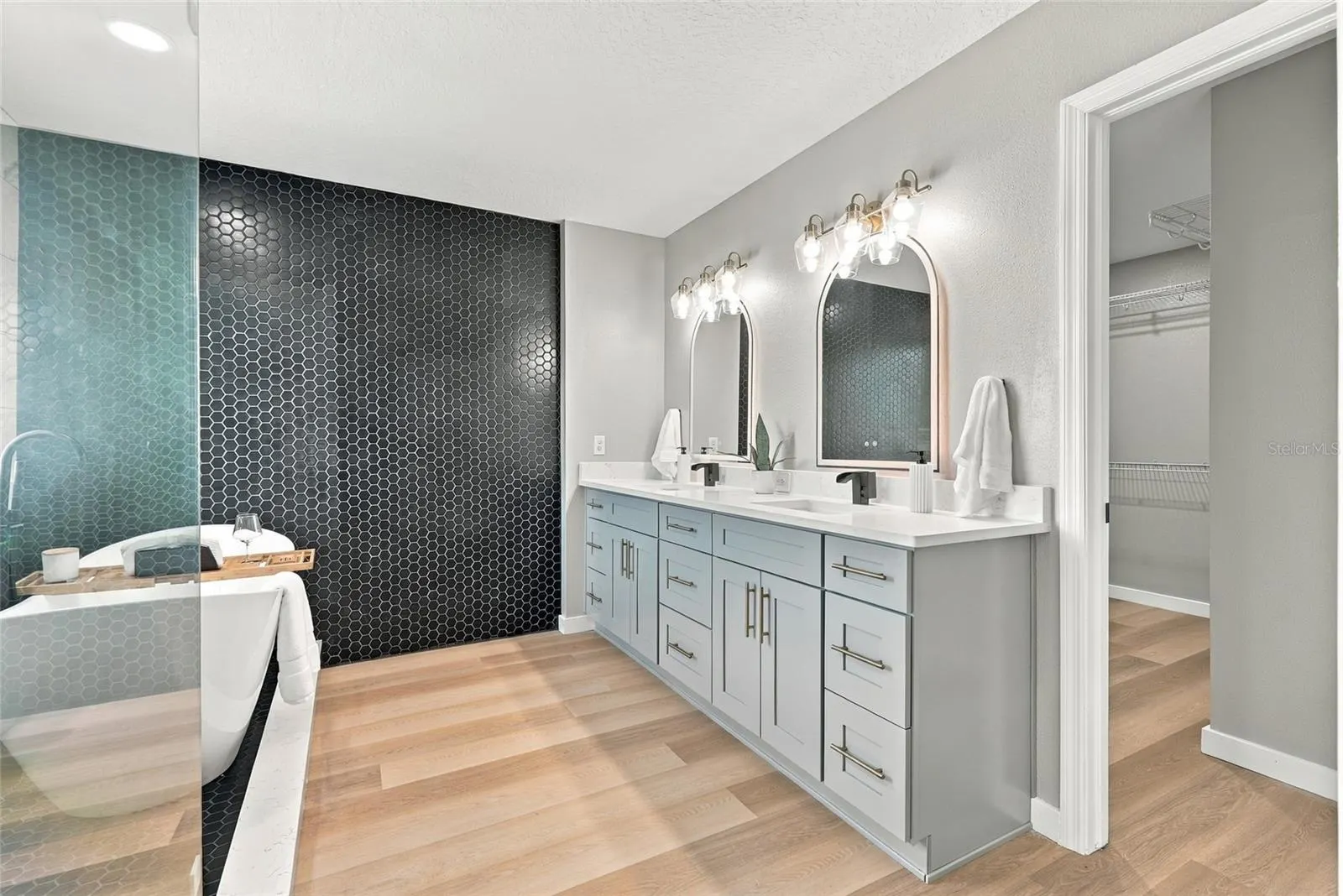 1306 GARDEN STONE LN