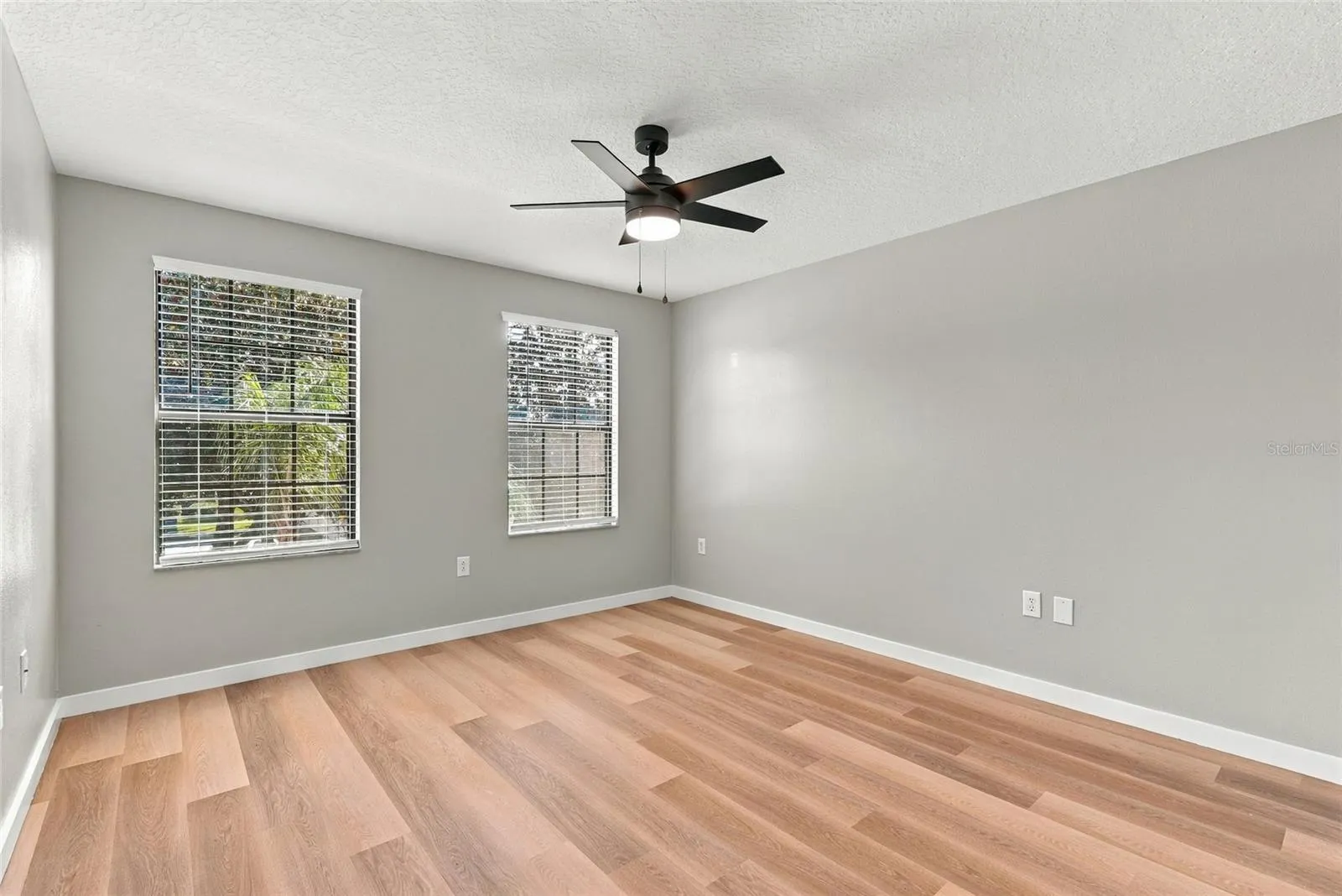 1306 GARDEN STONE LN