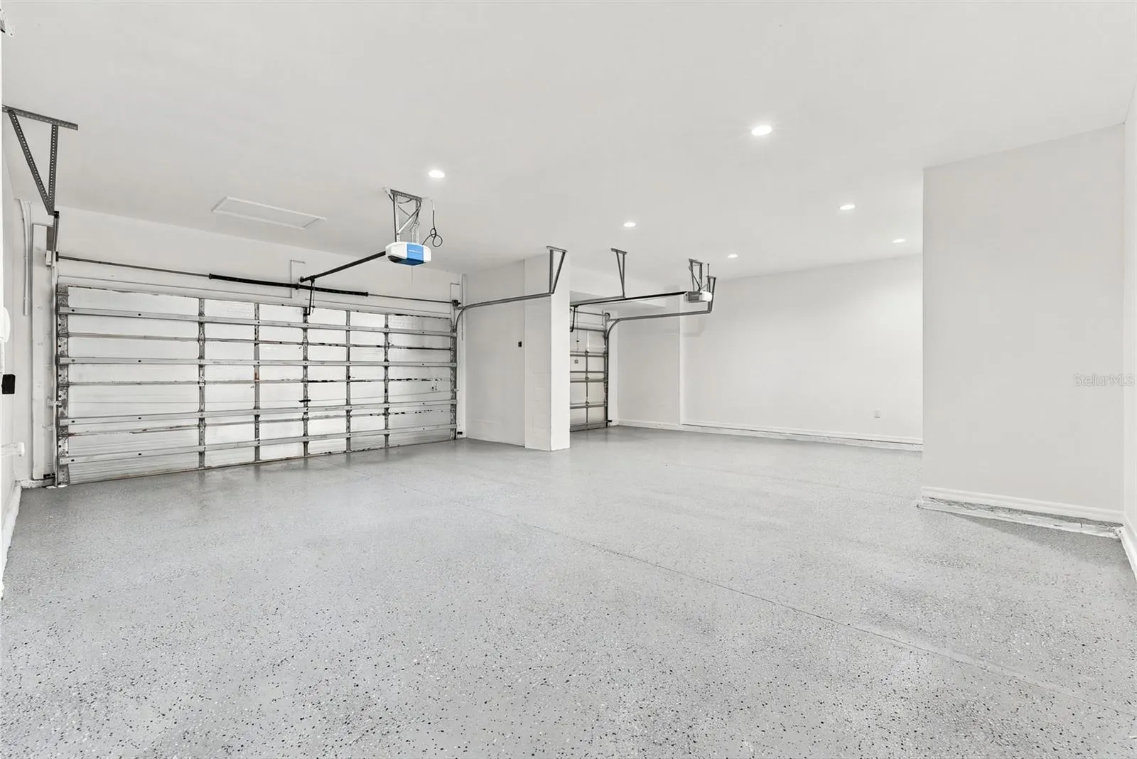 1306 GARDEN STONE LN