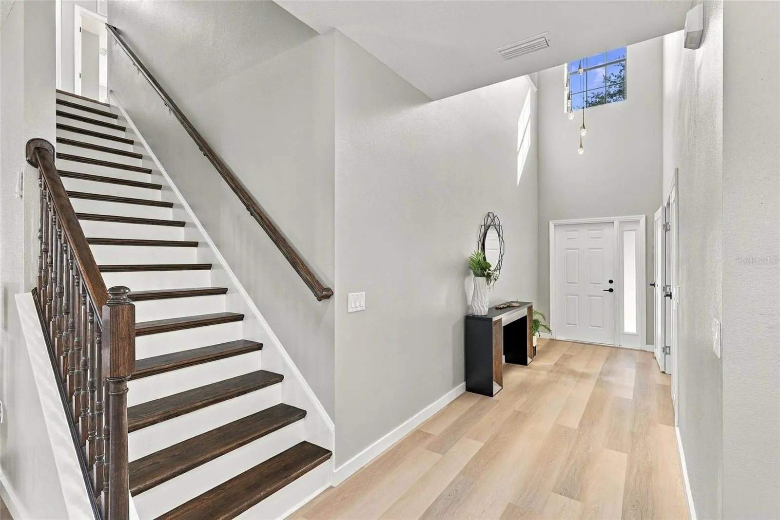 1306 GARDEN STONE LN