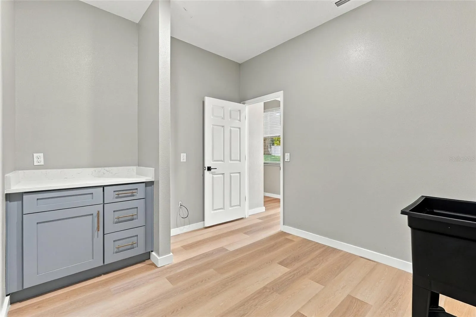 1306 GARDEN STONE LN