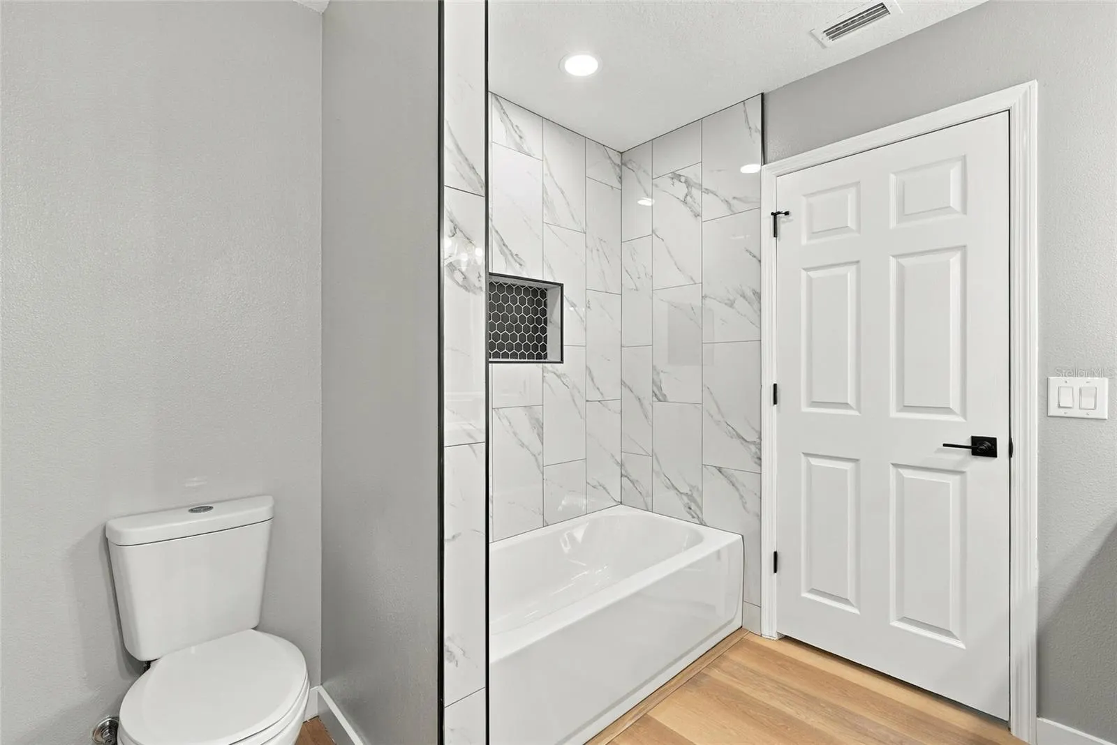 1306 GARDEN STONE LN