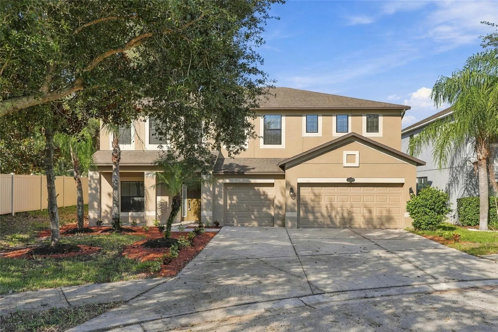1306 GARDEN STONE LN