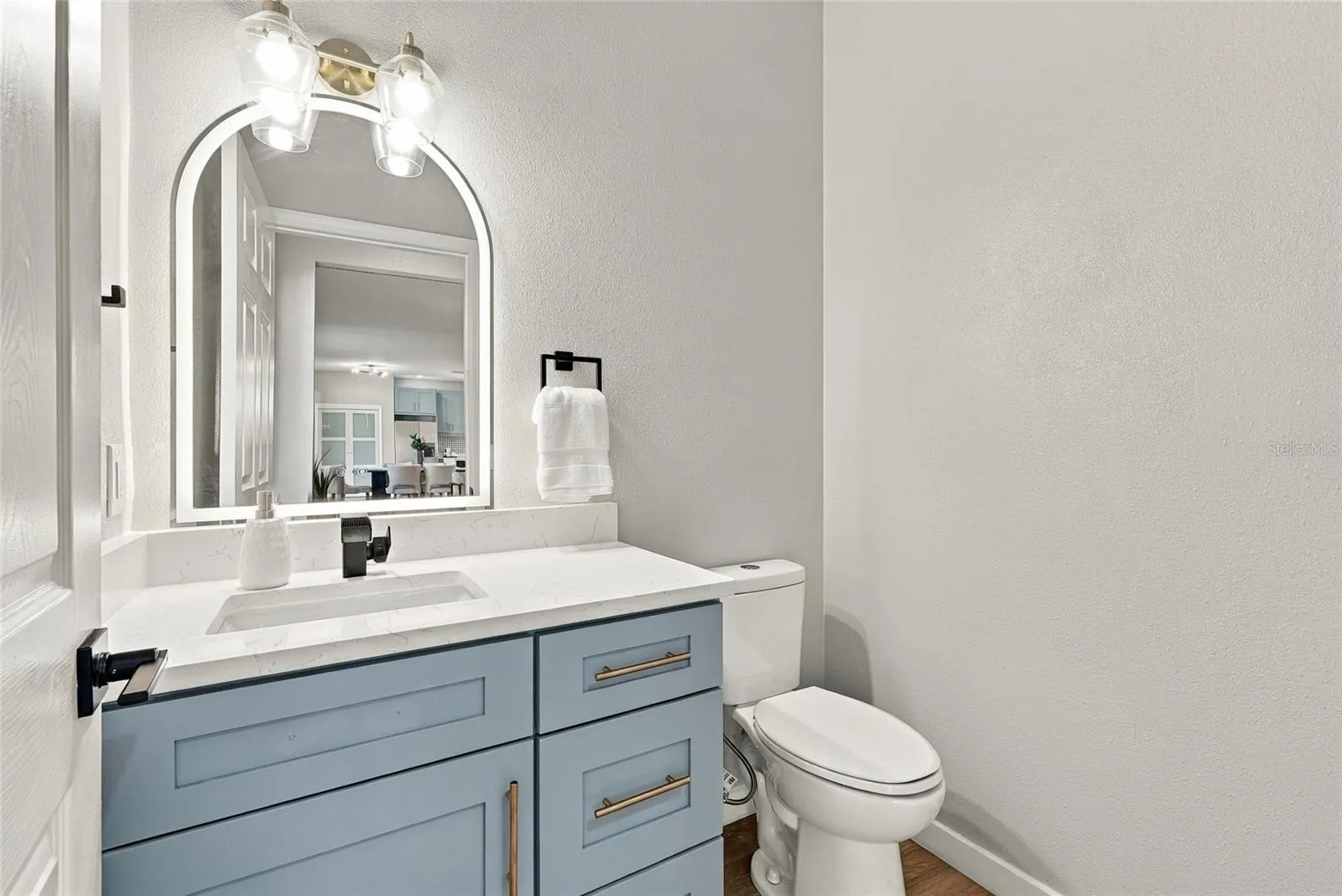 1306 GARDEN STONE LN
