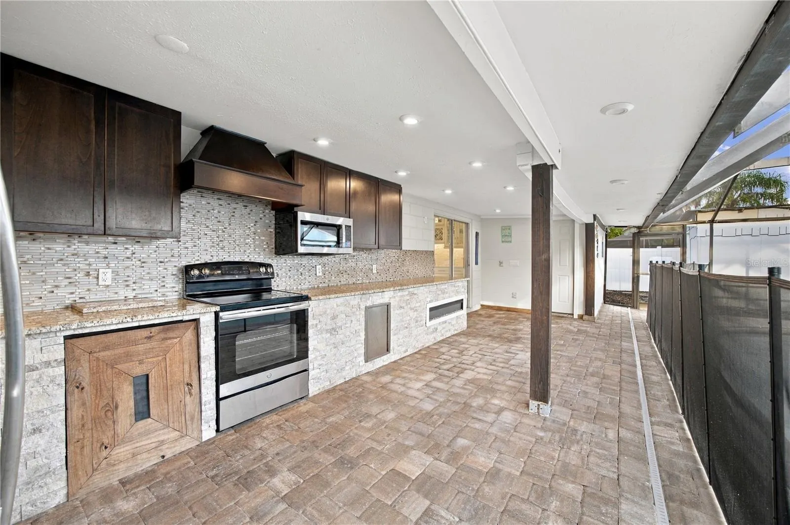3628 COPPERTREE CIR