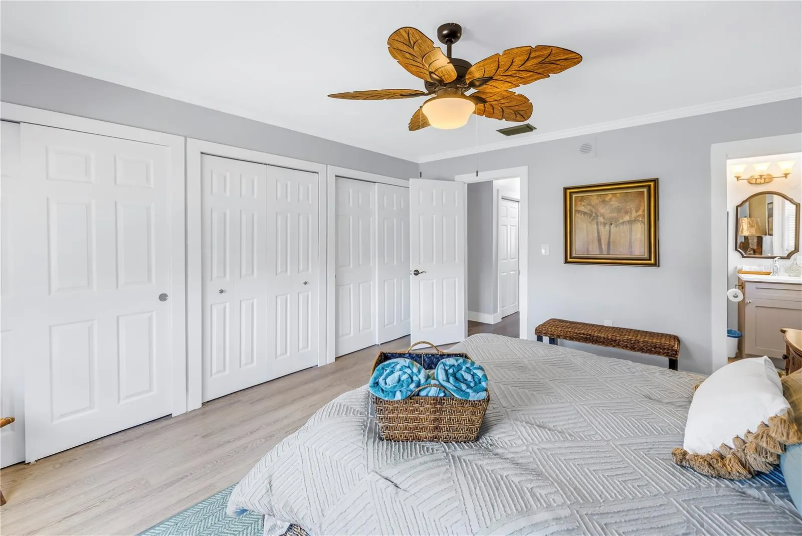 10128 YACHT CLUB DR