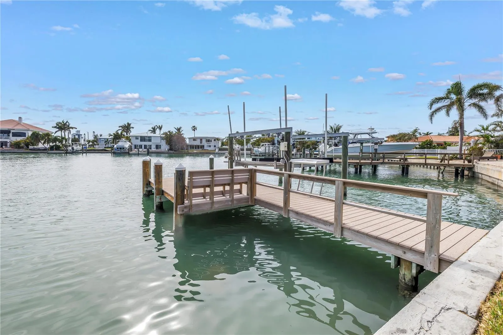 10128 YACHT CLUB DR