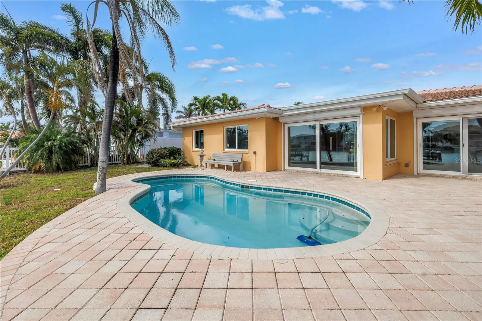10128 YACHT CLUB DR