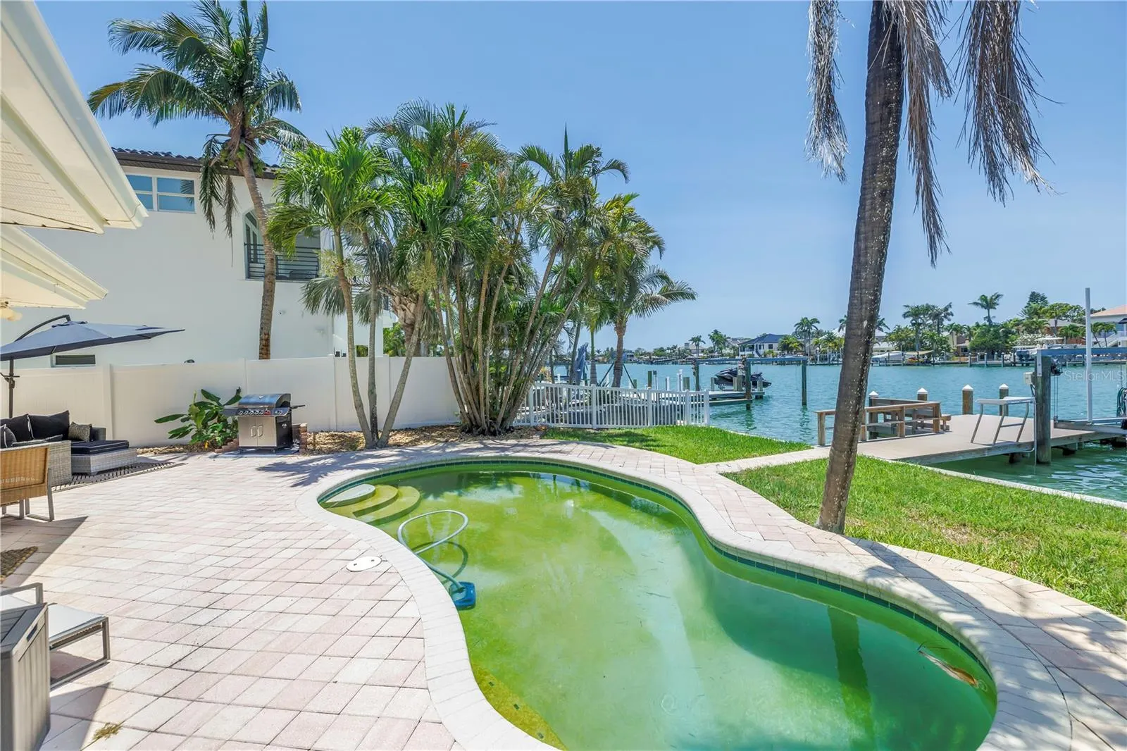 10128 YACHT CLUB DR