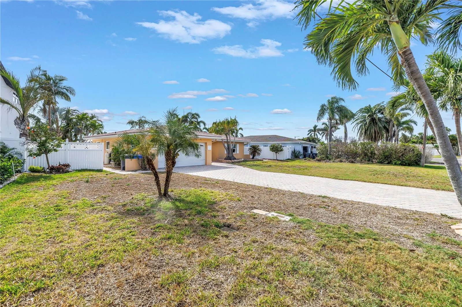 10128 YACHT CLUB DR