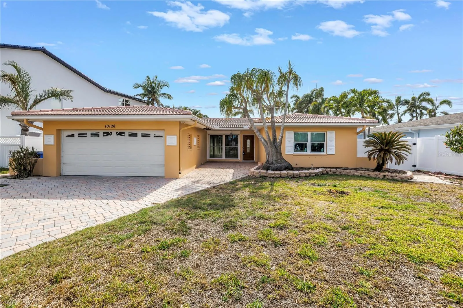10128 YACHT CLUB DR
