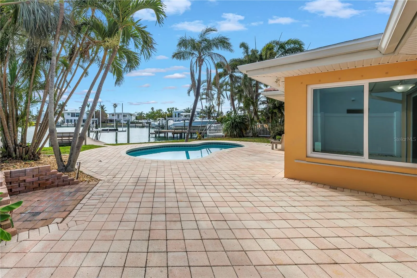 10128 YACHT CLUB DR