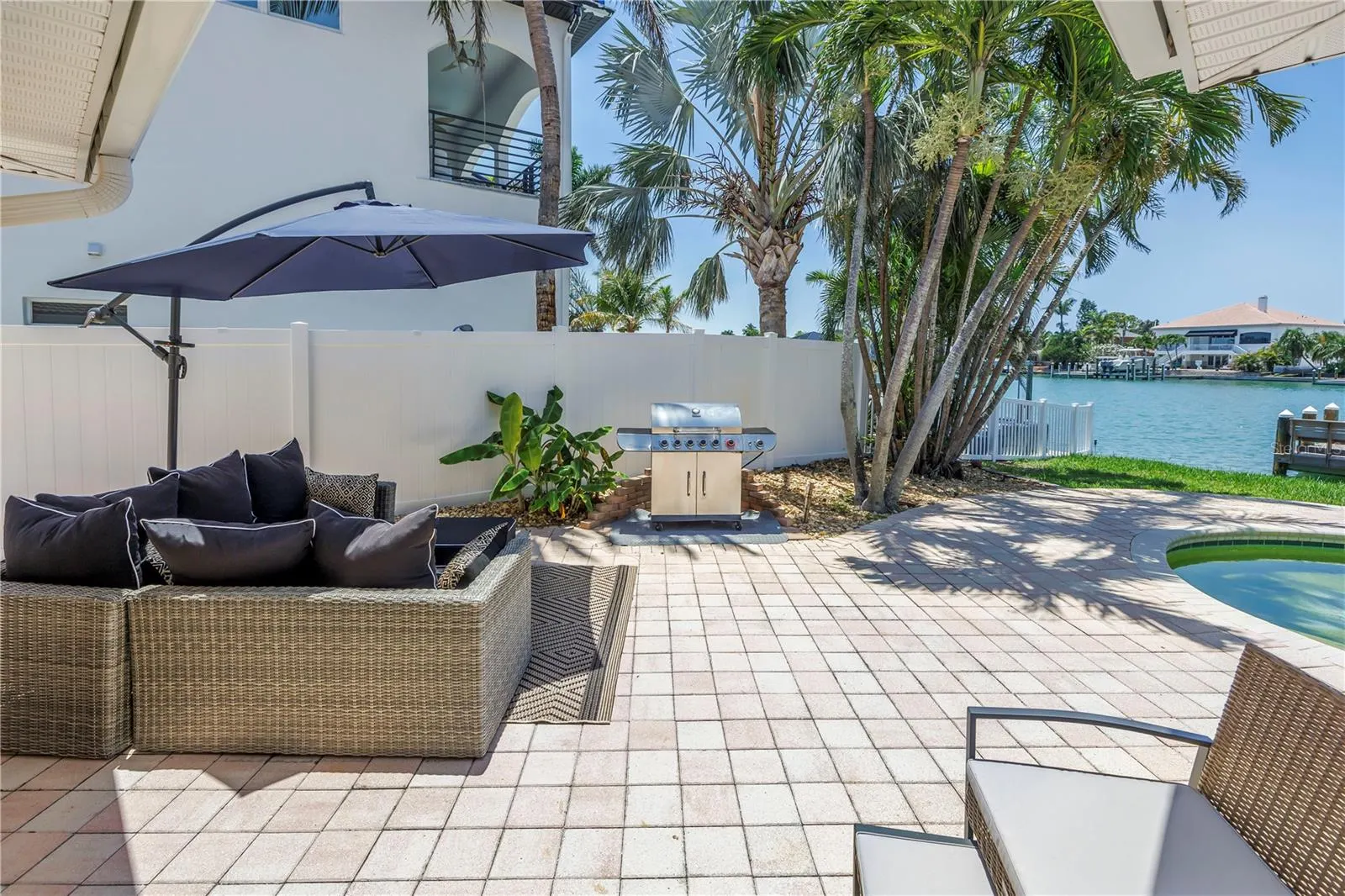 10128 YACHT CLUB DR