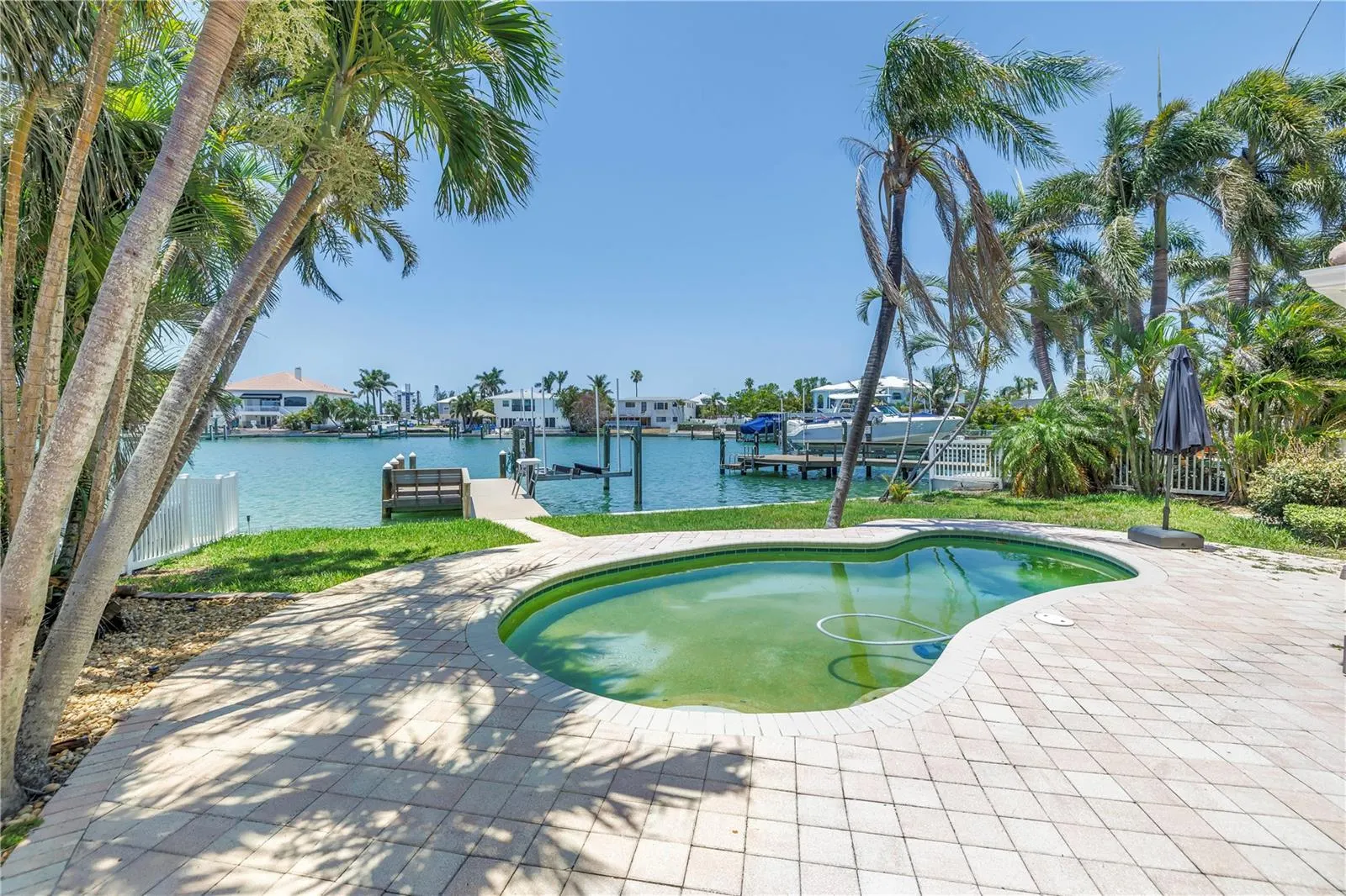 10128 YACHT CLUB DR