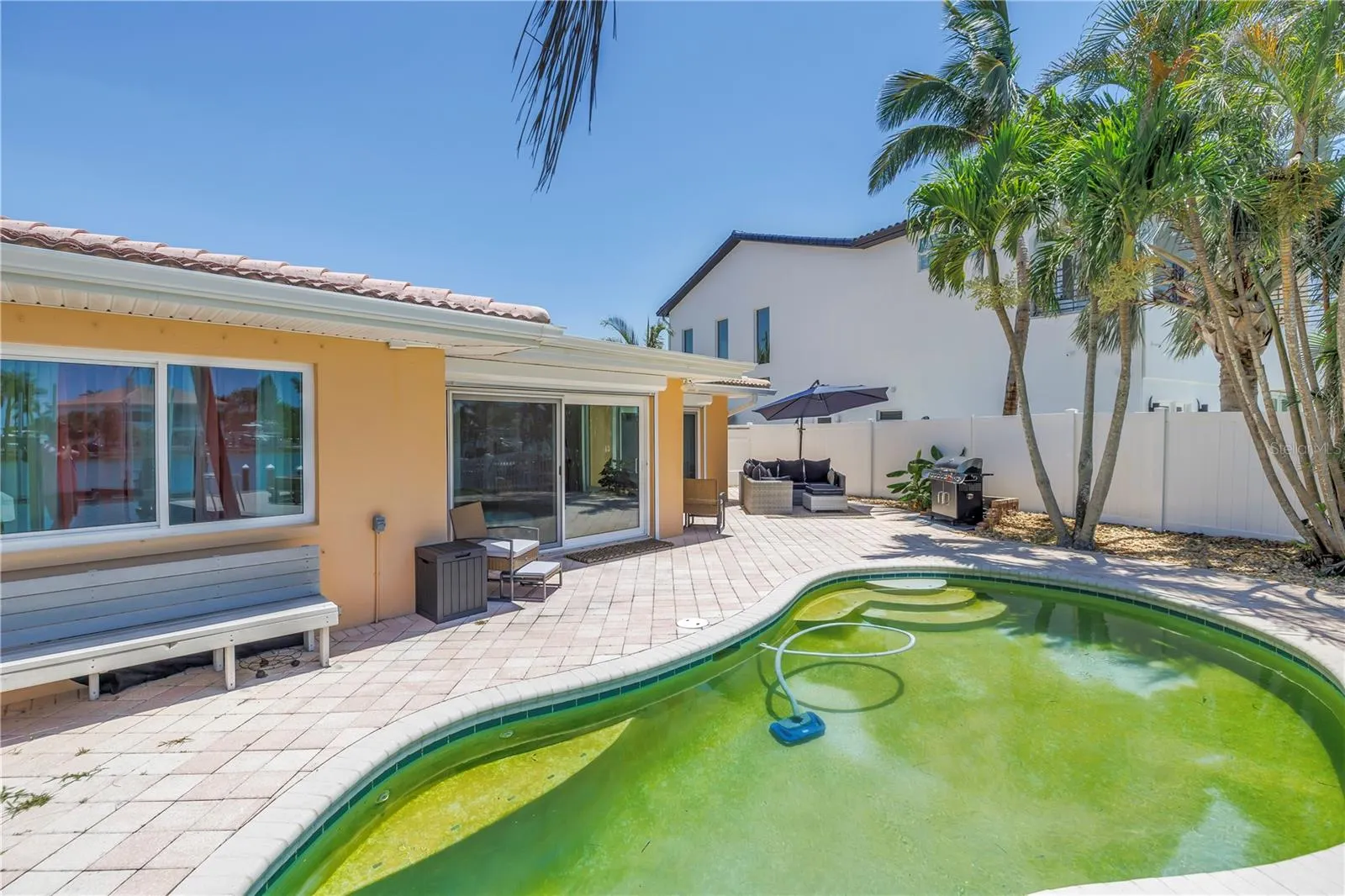 10128 YACHT CLUB DR