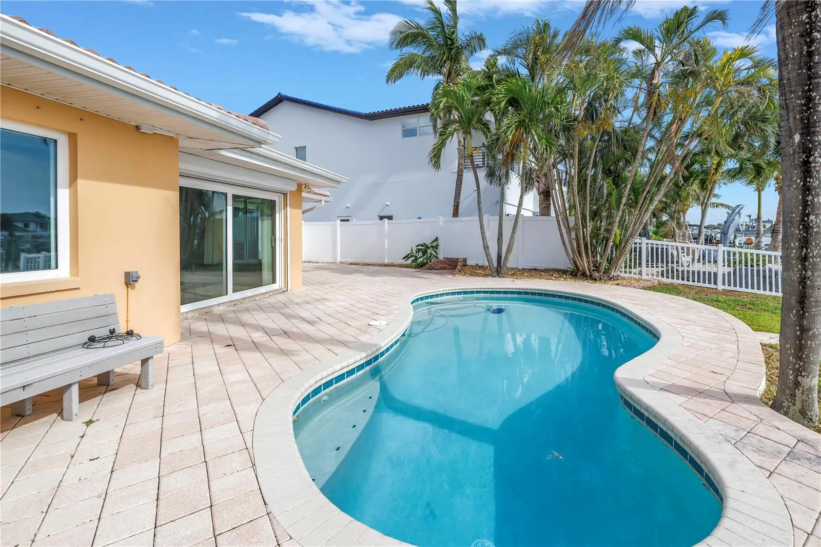 10128 YACHT CLUB DR