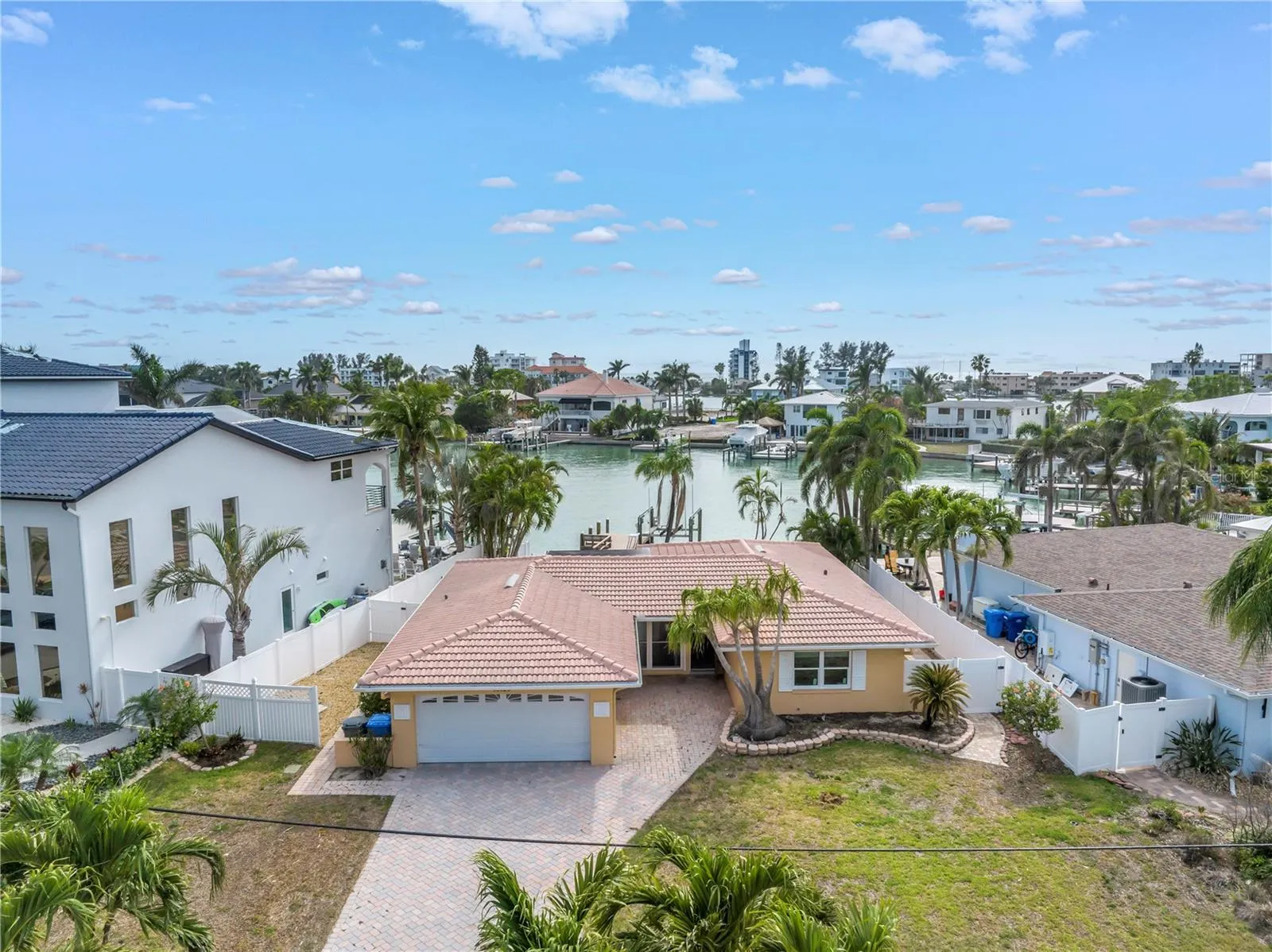 10128 YACHT CLUB DR