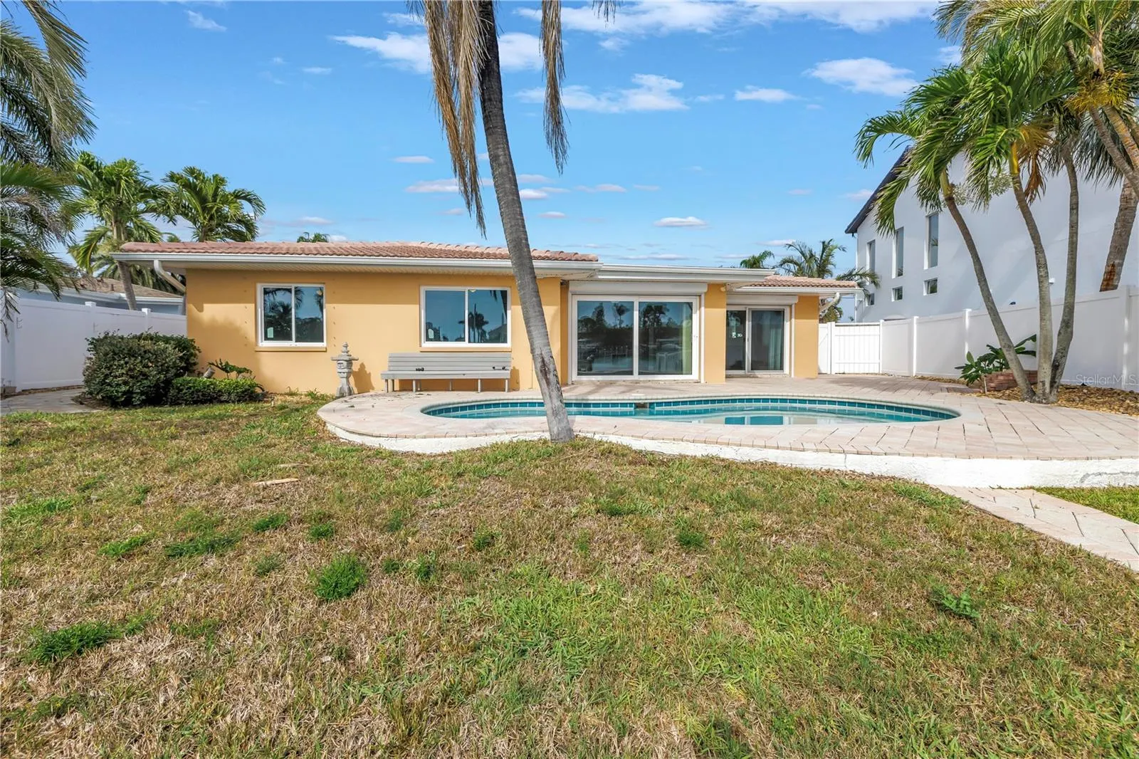 10128 YACHT CLUB DR