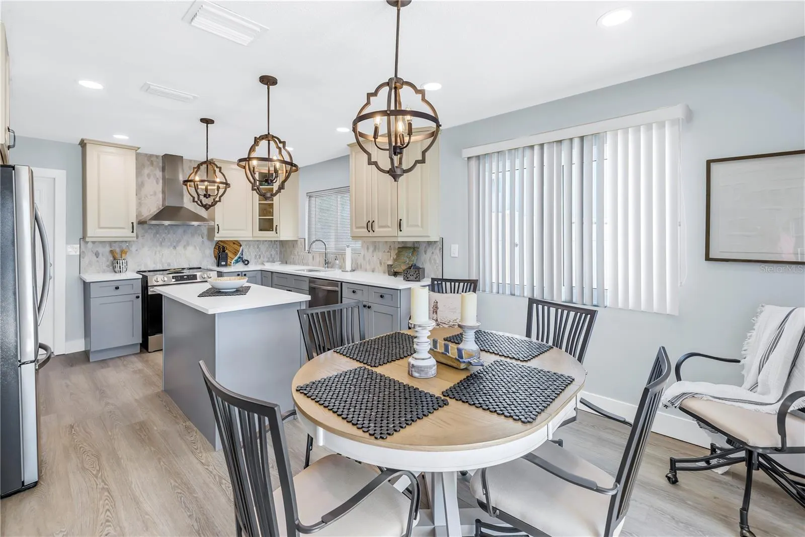 10128 YACHT CLUB DR