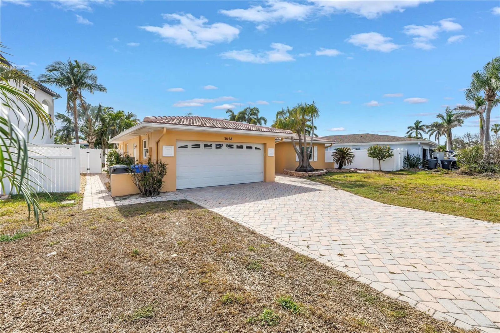 10128 YACHT CLUB DR