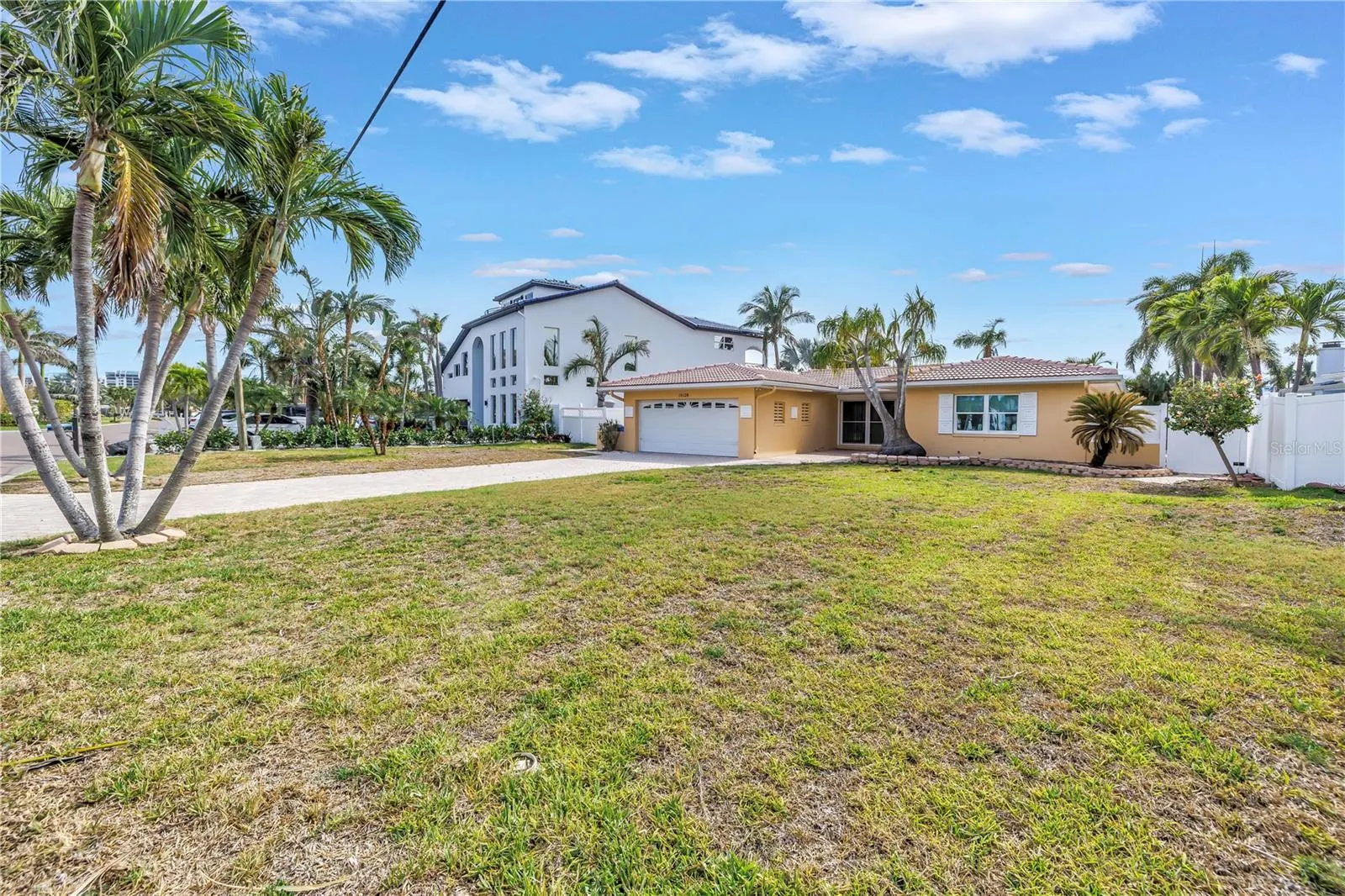 10128 YACHT CLUB DR
