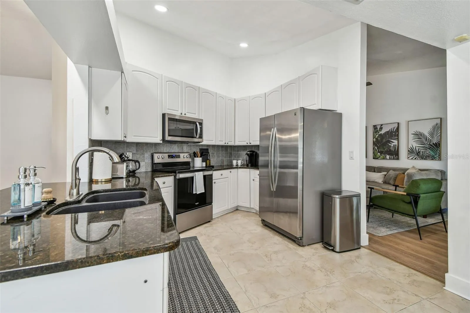 380 FERNSHIRE CT
