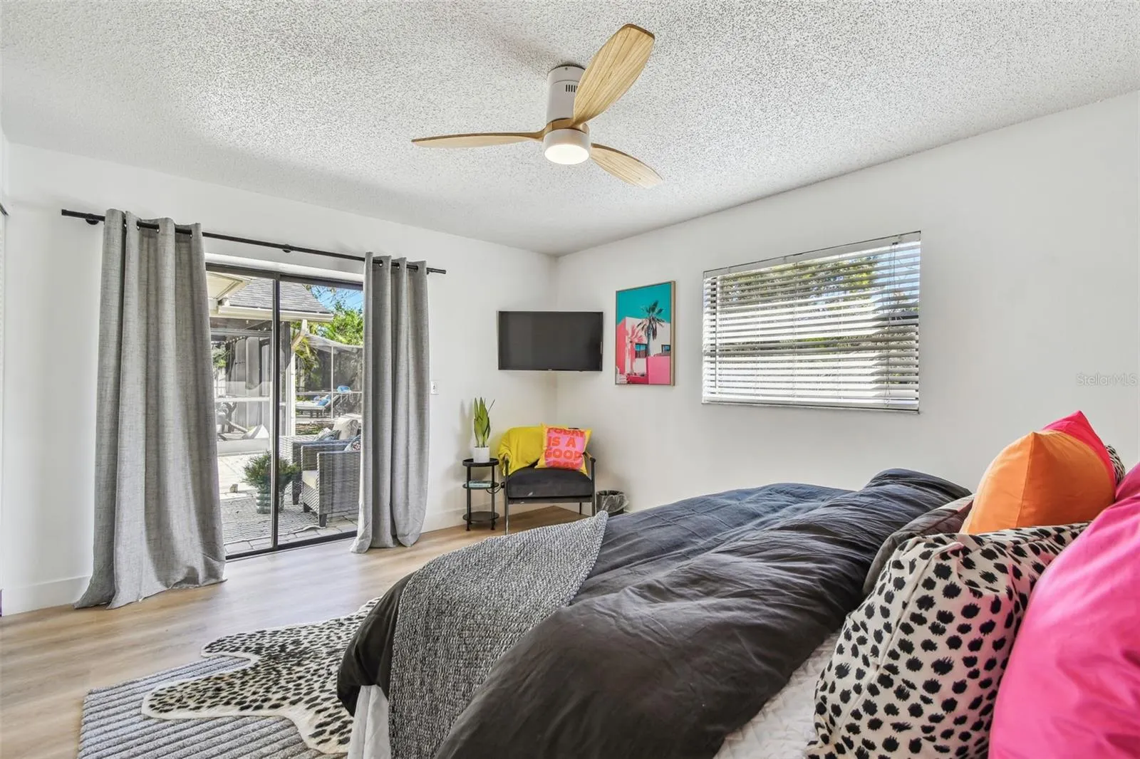 380 FERNSHIRE CT