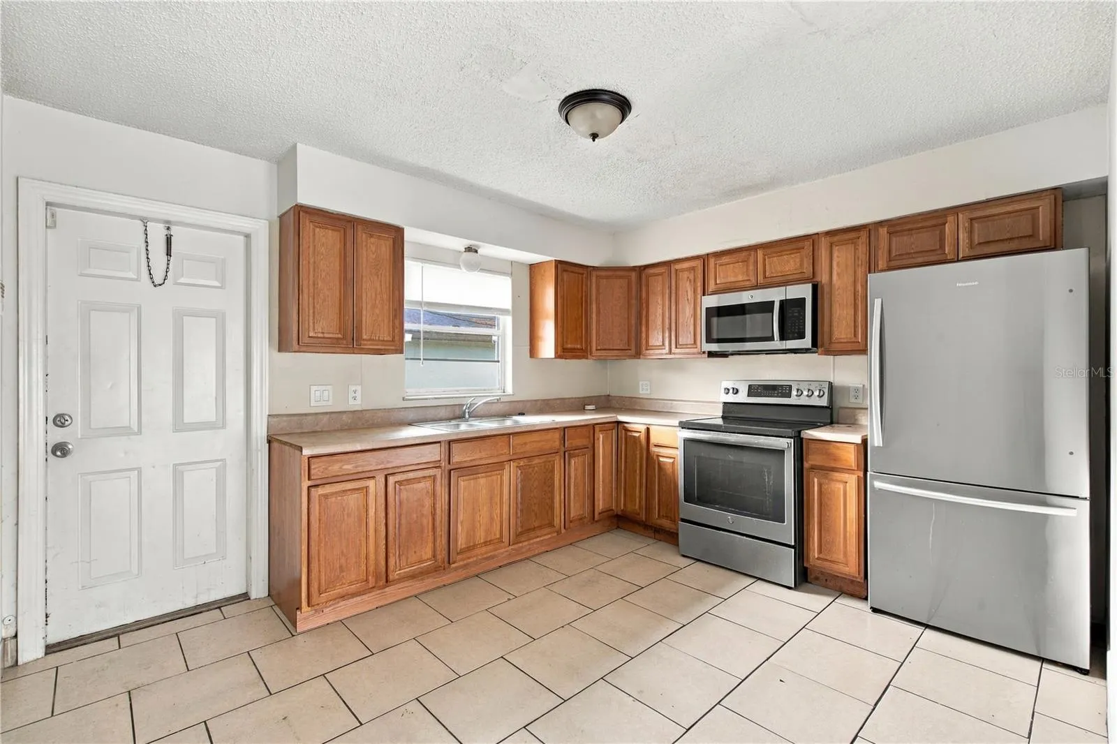 2461 CHESTNUT WOODS DR
