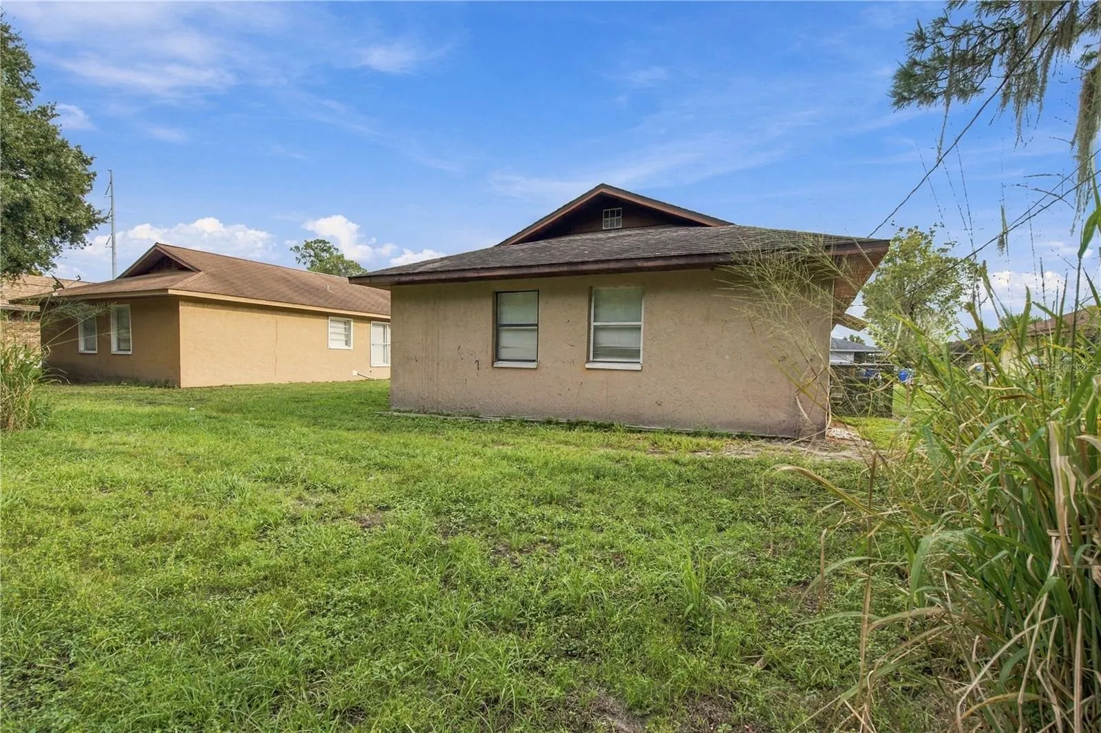 2461 CHESTNUT WOODS DR