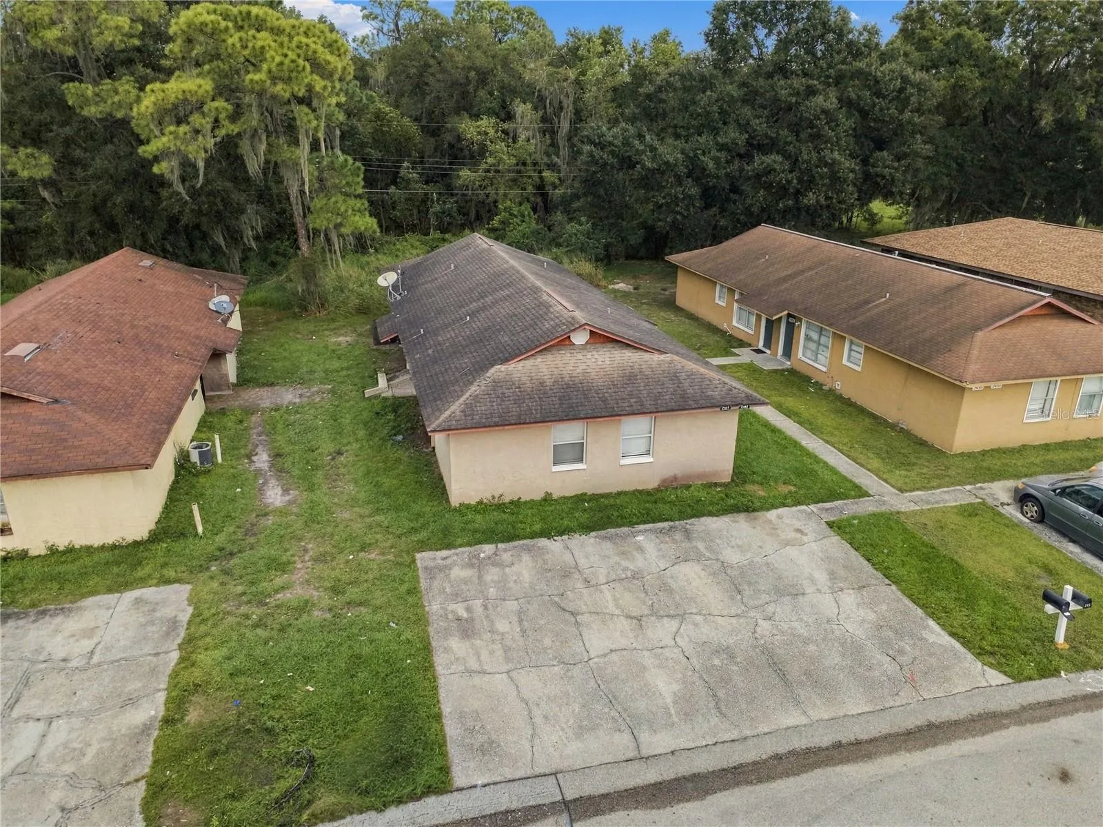 2461 CHESTNUT WOODS DR