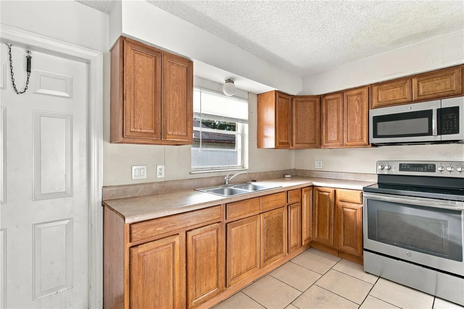 2461 CHESTNUT WOODS DR