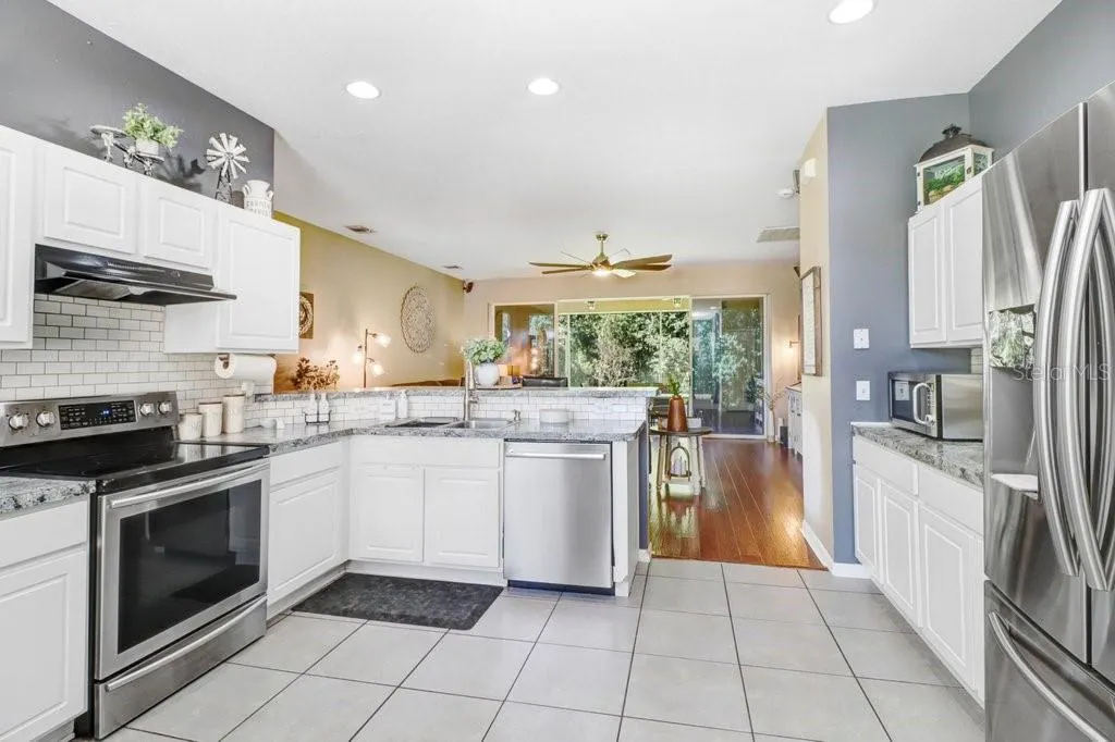 3876 WHISTLEWOOD CIR