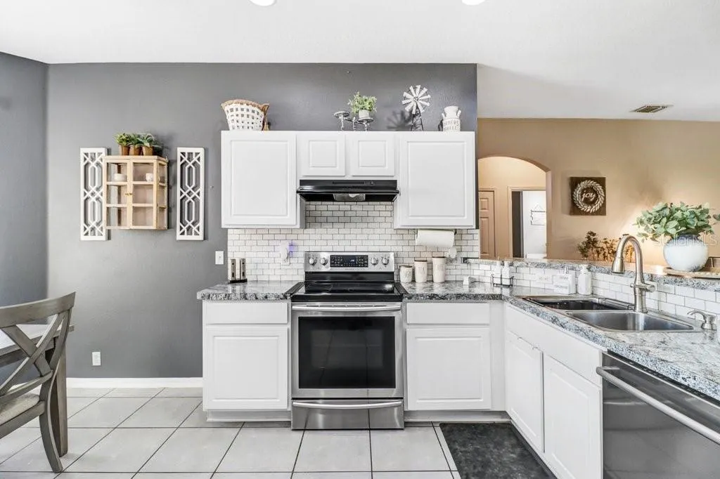 3876 WHISTLEWOOD CIR