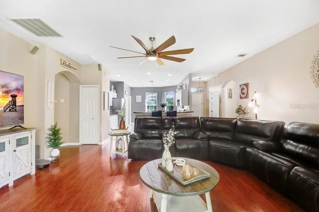 3876 WHISTLEWOOD CIR