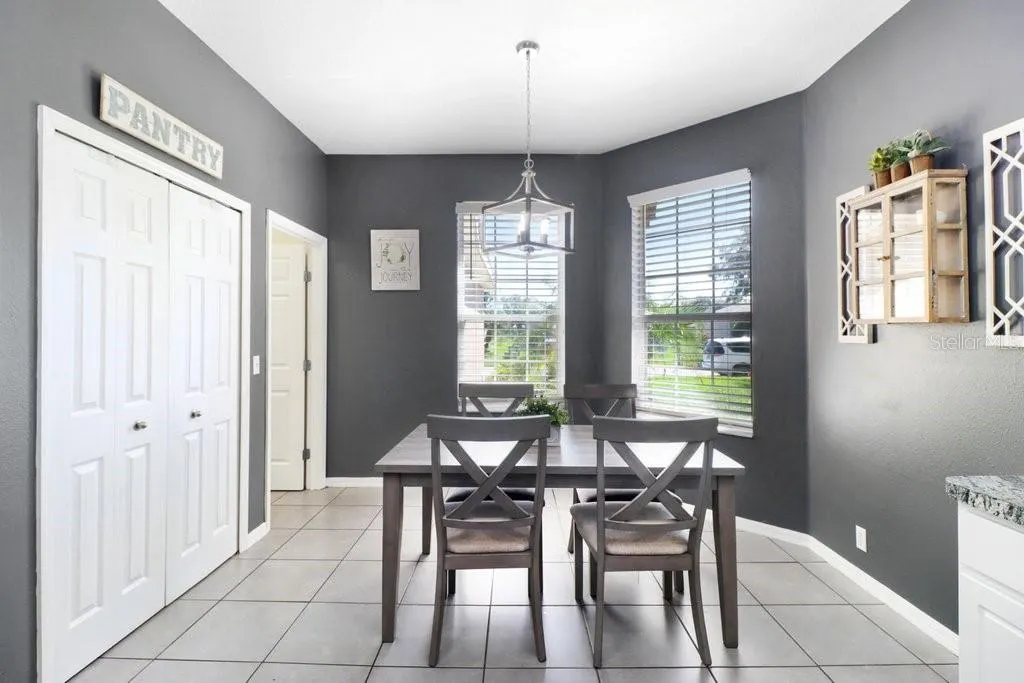3876 WHISTLEWOOD CIR