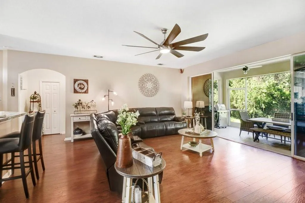 3876 WHISTLEWOOD CIR