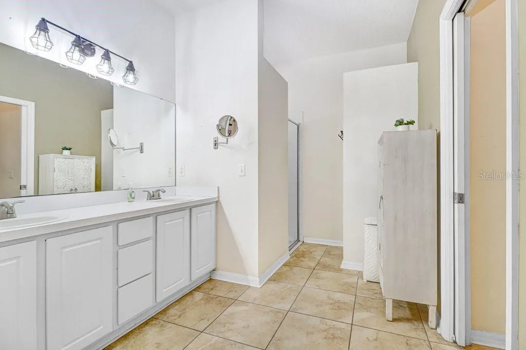 3876 WHISTLEWOOD CIR