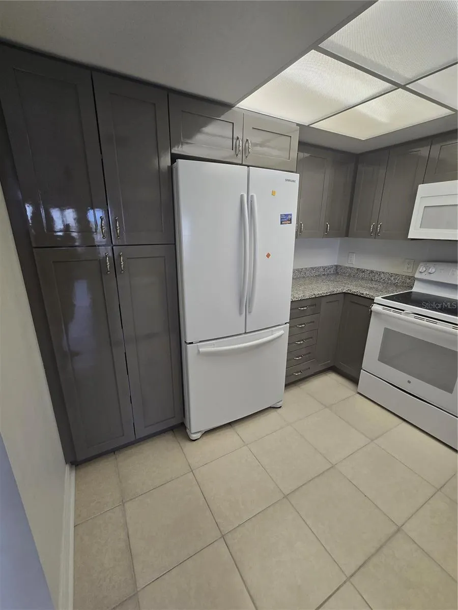 106 1ST ST E #213 #213