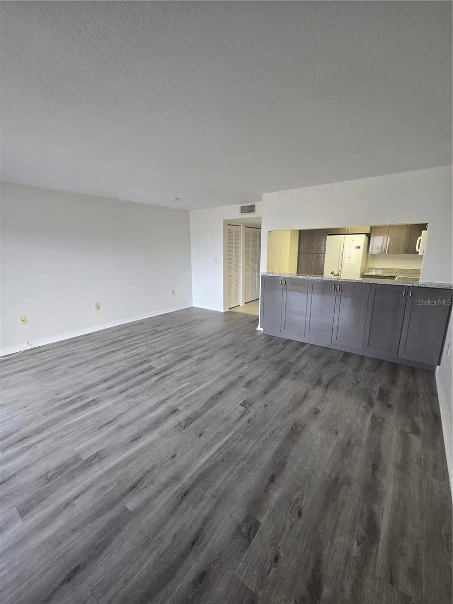 106 1ST ST E #213 #213