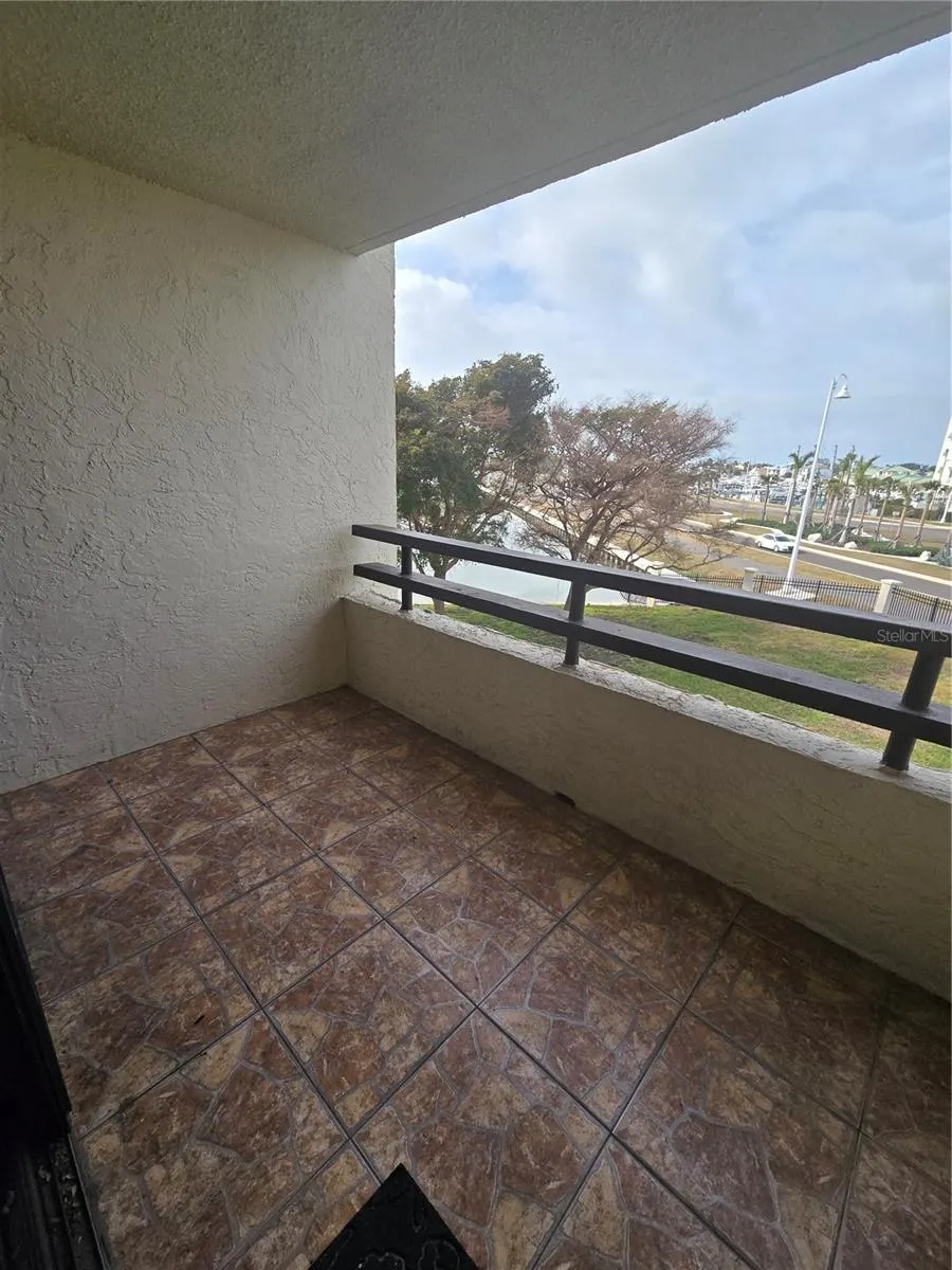 106 1ST ST E #213 #213