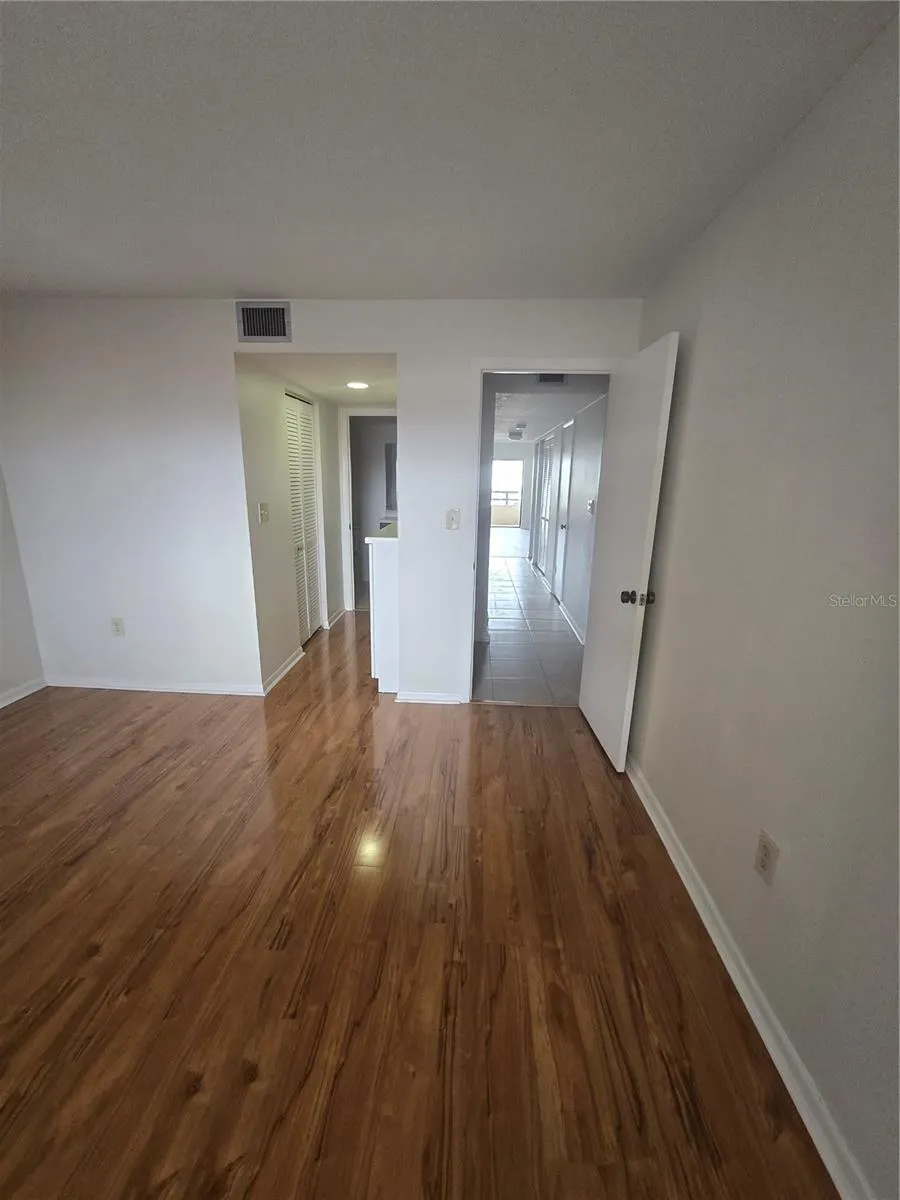 106 1ST ST E #213 #213